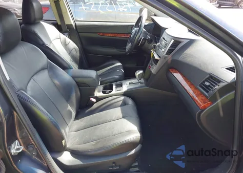 2010 Subaru Outback 2.5I Limited z USA, uszkodzony, nr VIN 4S4BRBJCXA3383797